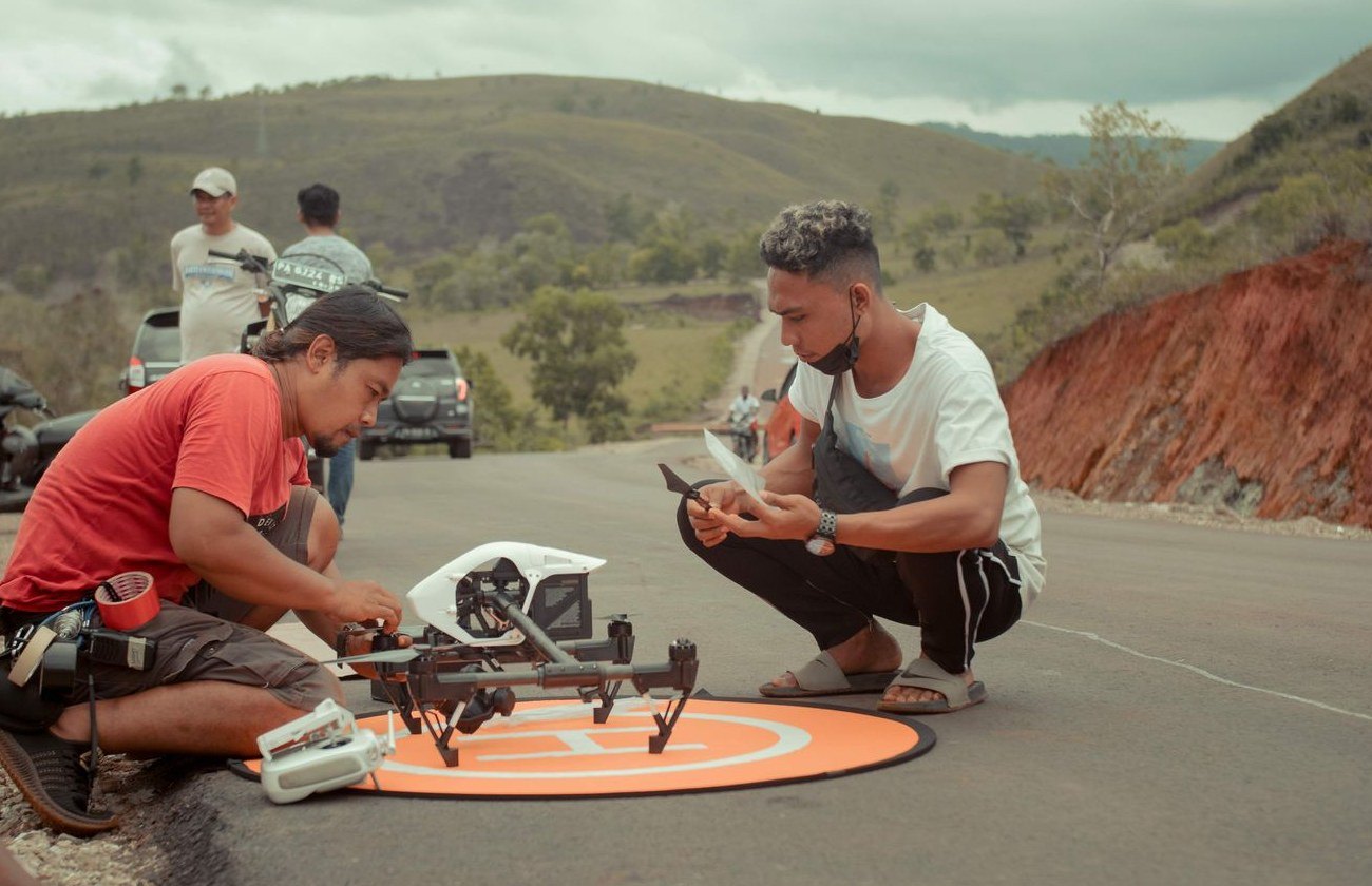 Students in a UAS lab